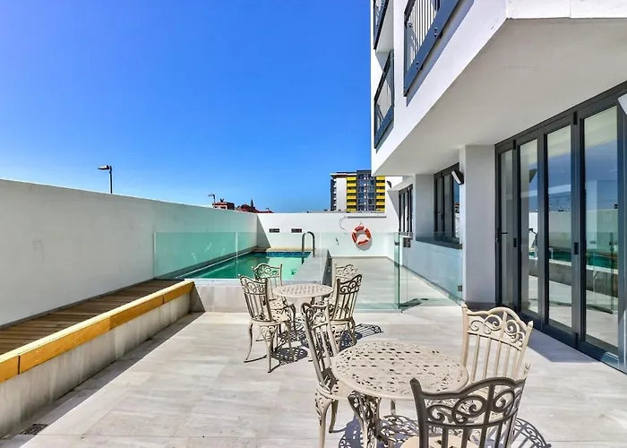 Woodstock 2 Bedroom Aptmts On Albert Views Parking